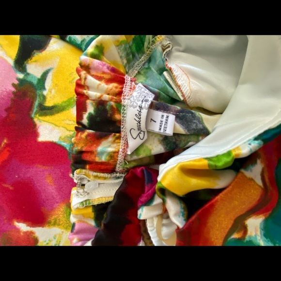 "A NIGHT ON THE TOWN" AMAZING Spring/Summer FLORAL Speechless Dress Jr 7 👗 - Picture 6 of 8